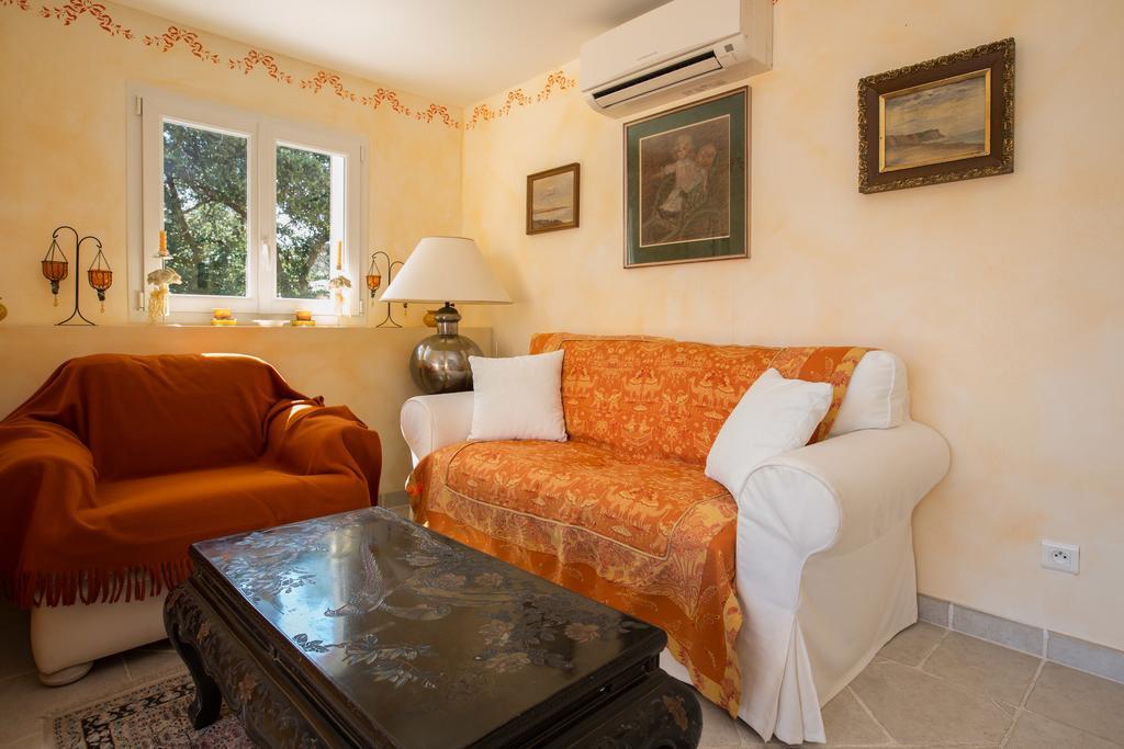 La Tarentane Ξενοδοχείο Grimaud Εξωτερικό φωτογραφία